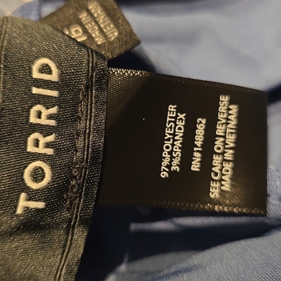 Torrid - Relaxed Taper Satin Cargo Pant in Blue Horizon​​​​ - Picture 8 of 12